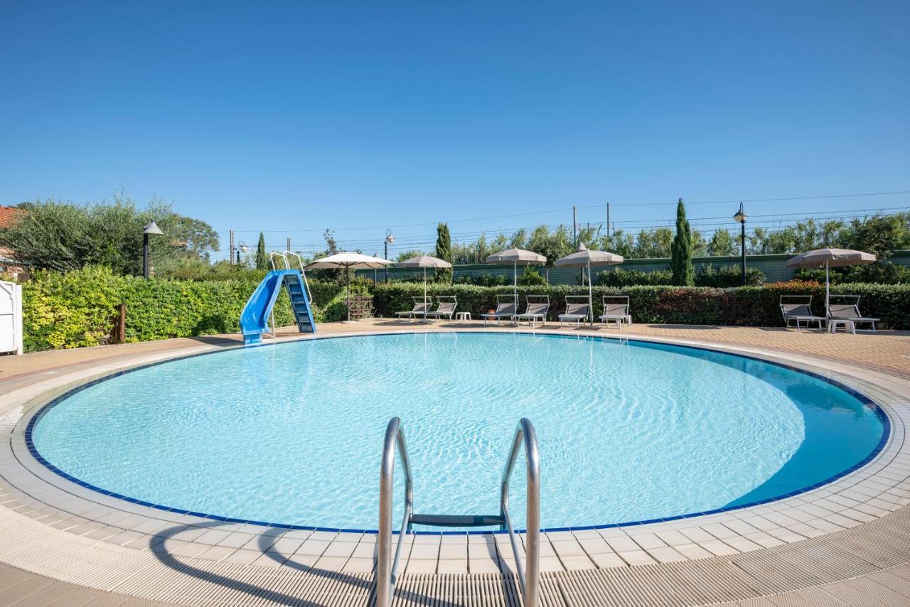 Villaggio Il Girasole Follonica Buitenkant foto